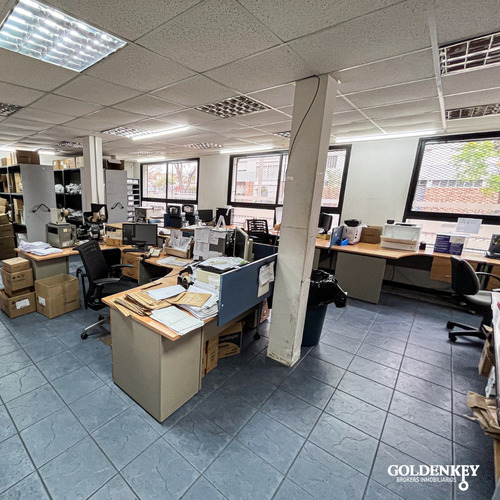 Venta Logística Depósito Y Oficinas Barrio La Blanqueada