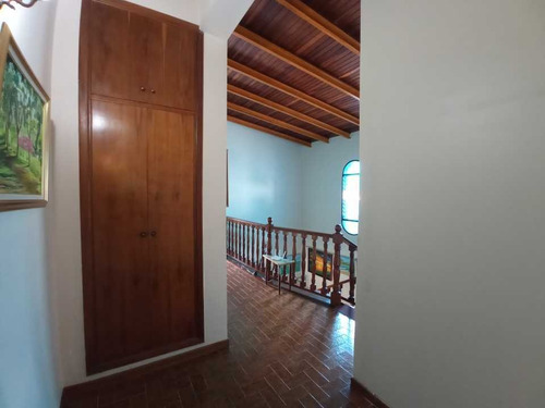 Imagen 20 de 30 de Se Vende Casa 329 M² 6h/5b/2p Santa Paula