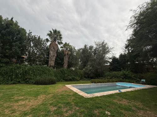Villa Allende Golf. Casa En Venta De 3 Dormitorios Cochera, Pileta Y Gran Parque