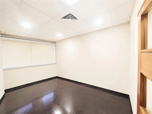 Oficina En Venta En: Las Tranquera Con Av. Las Condes