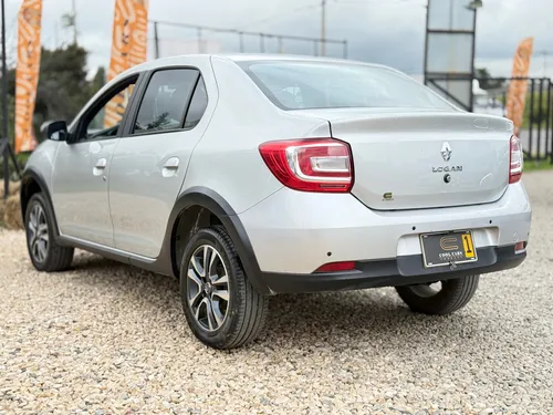 Renault Logan 1.6 Privilege / Intens
