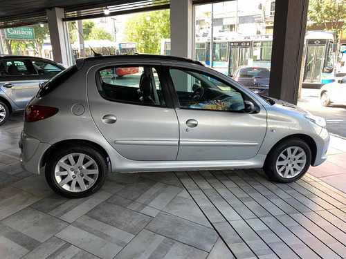 Peugeot 207 2011 1.6 Xt