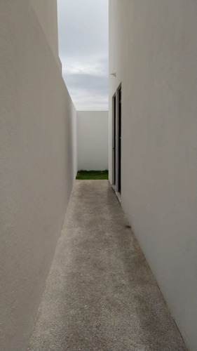 Imagen 3 de 18 de 3 Hermosas Casas En Juriquilla San Isidro, Roof Garde, Pasil