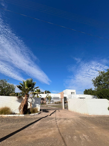 Magnífica Casa En Único Sector Residencial De Copiapó