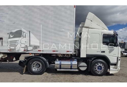 Imagem 4 de 12 de Caminhão Volvo Fm 370 - 4x2 T
