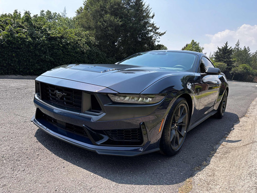 Ford Mustang Dark Horse