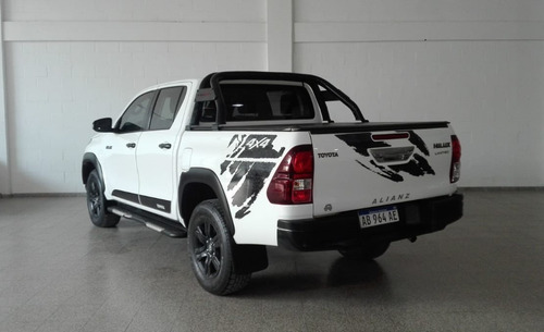 Imagen 12 de 13 de Toyota 2017 Hilux L/16 2.8 Dc 4x4 Tdi Lim At6