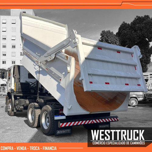 Volkswagen 26-280 Modelo 2015 Com Caçamba