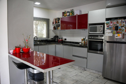 Casa En Venta Con Pileta En Barrio Privado La Carolina Golf Y Country Club