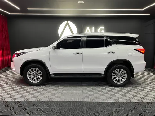 Toyota Fortuner 2.4 Srv