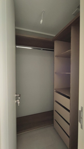 Edificio Av. Irarrázaval (1 Est. 1 Bod.) Vista Sur Piso 6