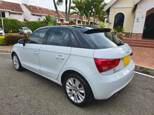Audi A1 1.4 Tfsi Ambition Plus 5 Puertas
