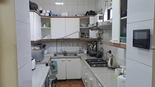 Casa En Venta De 4 Dorm. En Ñuñoa