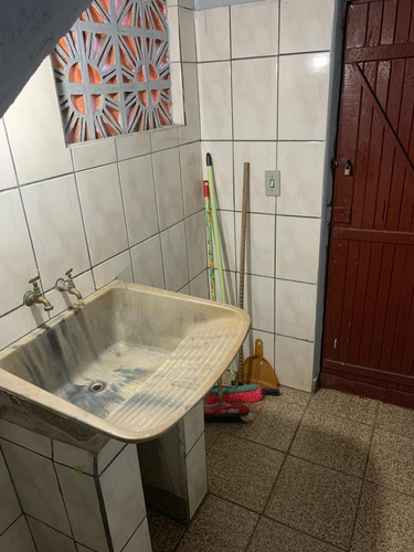 Casa De 3 Cômodos + Lavanderia Compartilhada