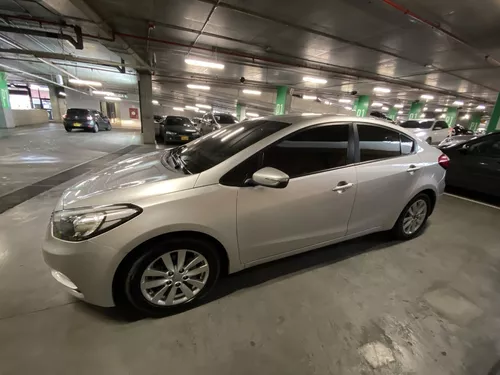 Kia CERATO PRO 1.6l | TuCarro