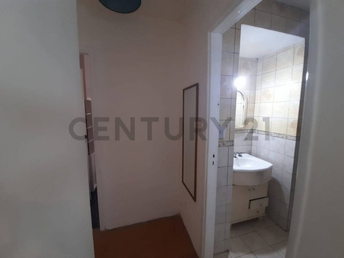 Pventa De Departamento 3ambientes Con Dependencia, Escritorio O 3era Habitacion En Almagr...