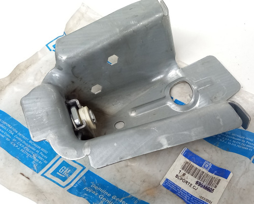 Suporte Gancho Reboque Dianteiro Esquerdo Corsa 02/ Montana
