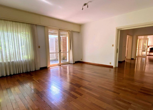 Imagen 5 de 24 de Venta Casa Con 3 Dormitorios, 3 Baã¿â±os, Piscina Y Jardã¿ân En Carrasco Sur A Cuadras De La Rambla