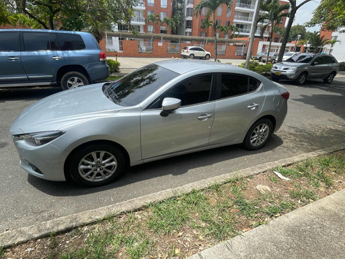 Mazda 3 2.0 Touring