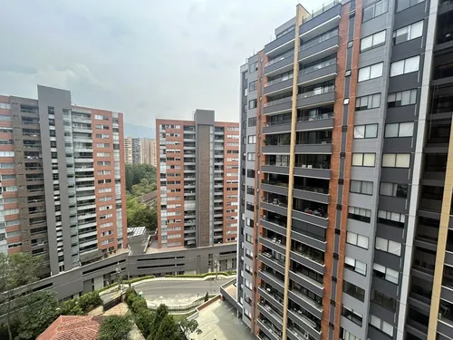 Apartamento En Arriendo Ubicado En Envigado Sector Mesa (24015).