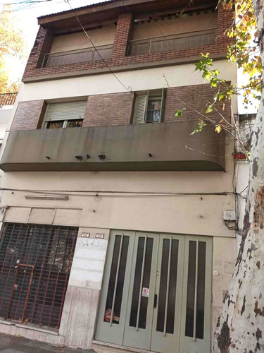 Vende - Casa C/ Local+terraza - Chacarita