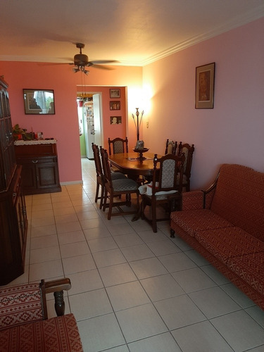 Imagen 6 de 14 de Departamento 4 Ambientes Con Cochera. Barcelona 2.