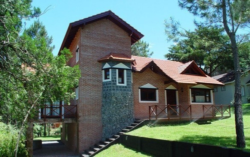 Casa  En Venta En Carilo, Costa Atlántica, Buenos Aires