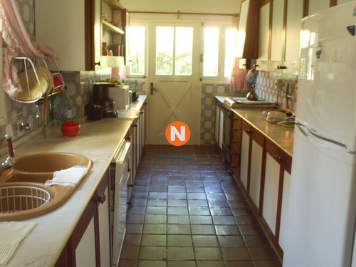 Oportunidad, Casa En Venta, Golf, Punta Del Este, 6 Dormitorios.- Ref: 206771