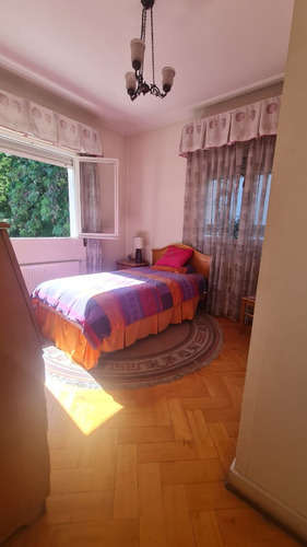 Venta De Hermosa Casa En Sector Residencial. Providencia.