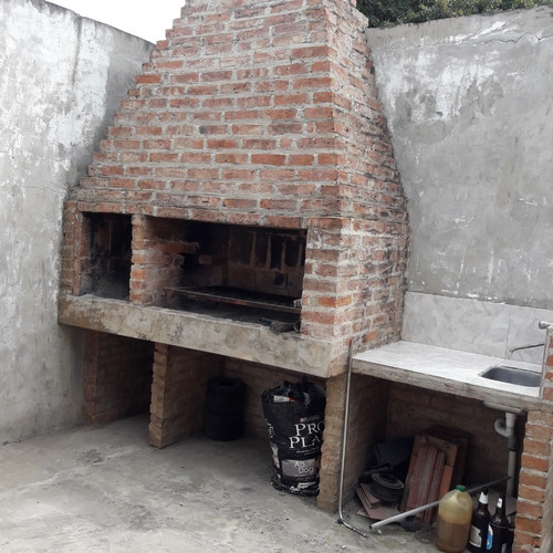 Imagen 8 de 8 de Galpón, Casa Y Departamento.