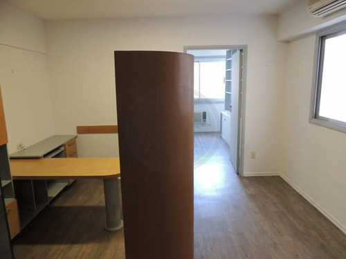 Oficina De Dos Ambientes En Venta En Tribunales (apto Crédito)