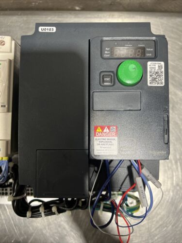 Nos Surplus Schneider Electric Atv320u22n4c Altivar Mach Bbf