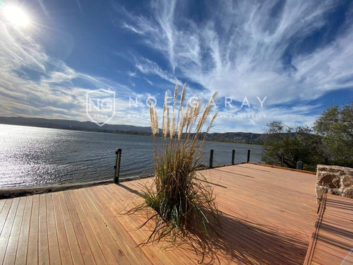 Casa Con Bajada Al Lago En Venta En Carlos Paz