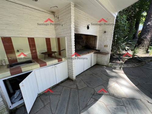Imagen 27 de 29 de Muy Lindo Chalet Tradicional En Zona Lugano