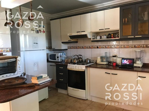 Imagen 8 de 23 de Casa - Adrogue