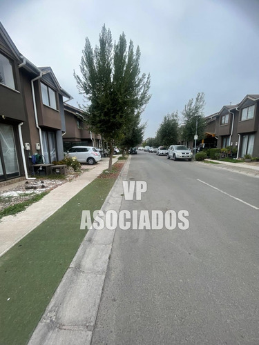Liquidación Casa Con 3d - 2b En Condominio Los Alerces.