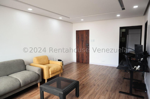 Bello Apartamento Remodelado, Amoblado, En Colinas De Bello Monte Mls 24-15174 Mb