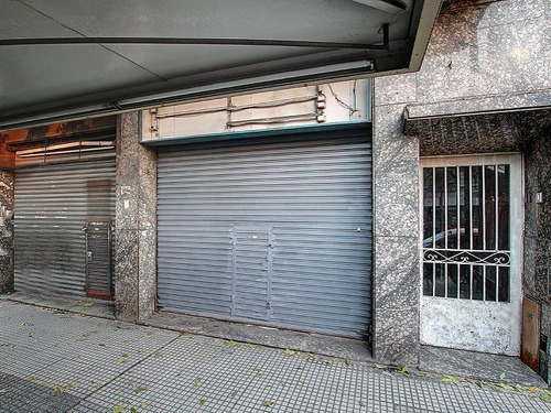 Flores, Sobre Rivadavia Con Salida A 2 Calles