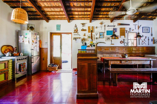 Chacra En Capilla Del Señor. Casa De Campo Y Casa De Huéspedes. Lote 17.745 M2. Pileta Y Bosquecito.