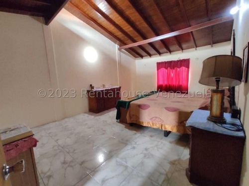 Imagen 19 de 27 de Amplia Casa En Venta Urb. Piedra Pintada La Victoria 23-18371 Ejc 04243439046