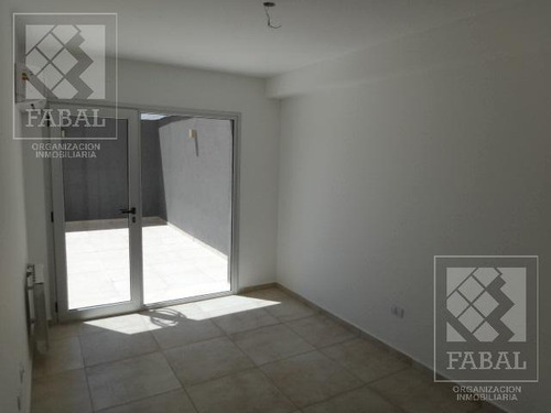 Imagen 11 de 18 de Departamento Venta Centro Neuquén, 2 Dormitorios, Baño, Patio Y Cochera