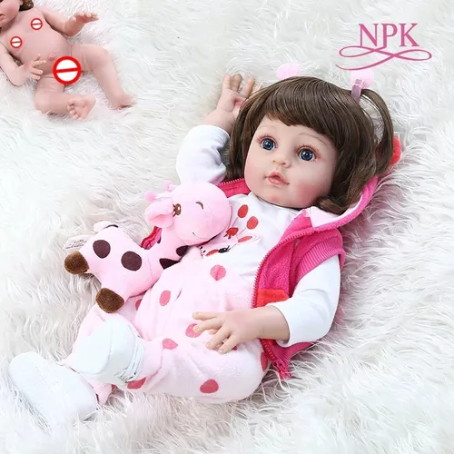 Boneca Bebe Reborn Realista de Silicone NPK 48cm e Girafinha