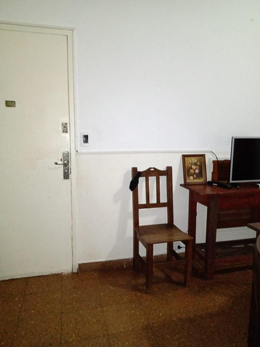 Imagen 2 de 16 de Amplio Departamento De Dos Ambientes Con Patio Propio