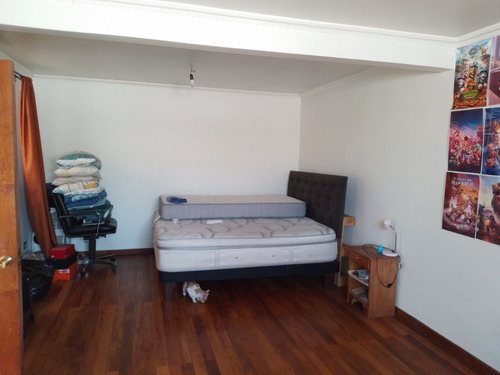 Oportunidad Amplia Casa Con Galpón Tipo Taller / Comercial.