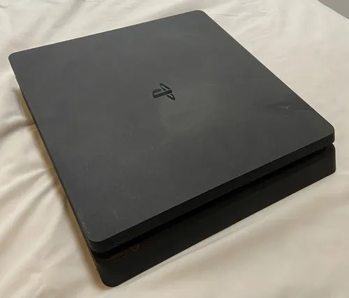 Playstation 4 Slim 500gb +4 Joysticks +4 Juegos Físicos (Usado)