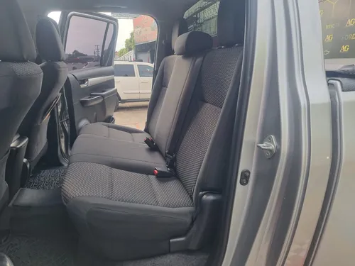 Toyota Hilux 2.4 Mt 4x4 Diésel