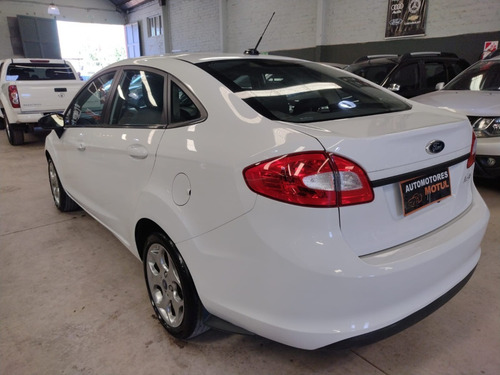 Imagen 3 de 7 de Ford Fiesta Kd Titanium 1.6 2013