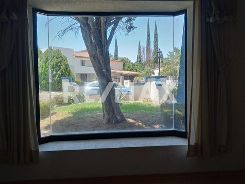Casa En Avenida De La Rica En Villas Del Meson
