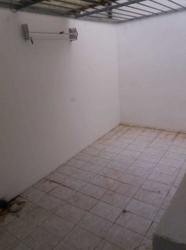 Apto Frente. 2 Dormitorios,dos Baños, Patio, Trza. . Garaje