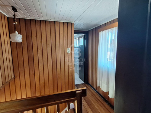 Casa Con Amplio Sitio A Pasos Del Centro.
